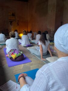 Kundalini gruppo uscite esterno